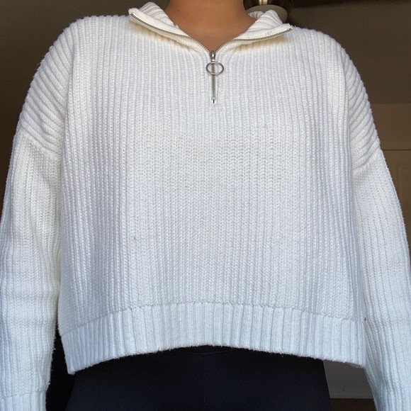 HOLLISTER sweater